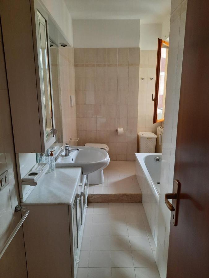 Appartamento Confortevole E Ben Servito San Mariano Exterior foto