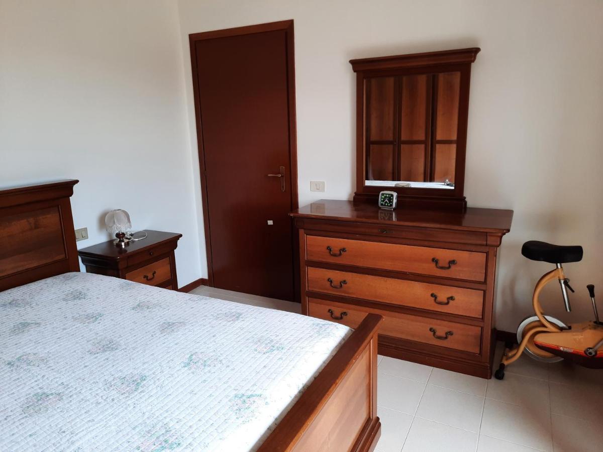 Appartamento Confortevole E Ben Servito San Mariano Exterior foto